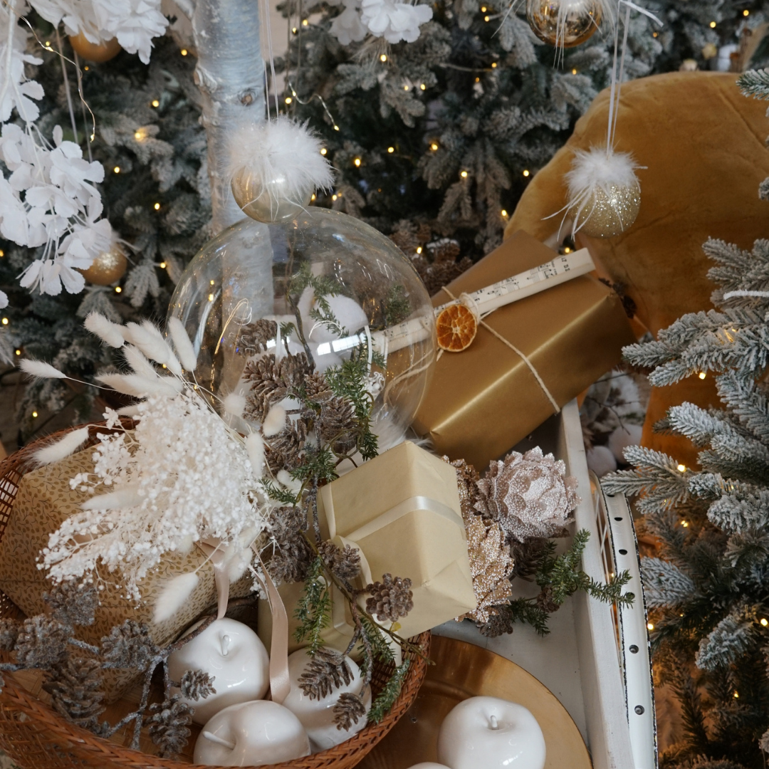 Julelys på Lyngby Storcenters facade